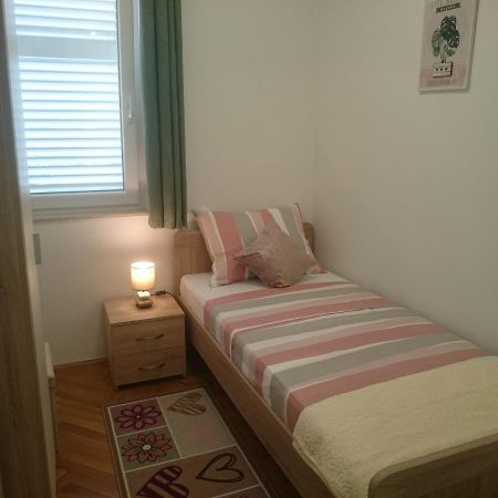 Апартаменты Apartman Sanja Ровинь Экстерьер фото