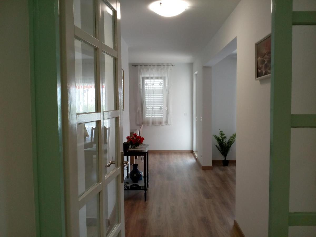 Апартаменты Apartman Sanja Ровинь Экстерьер фото